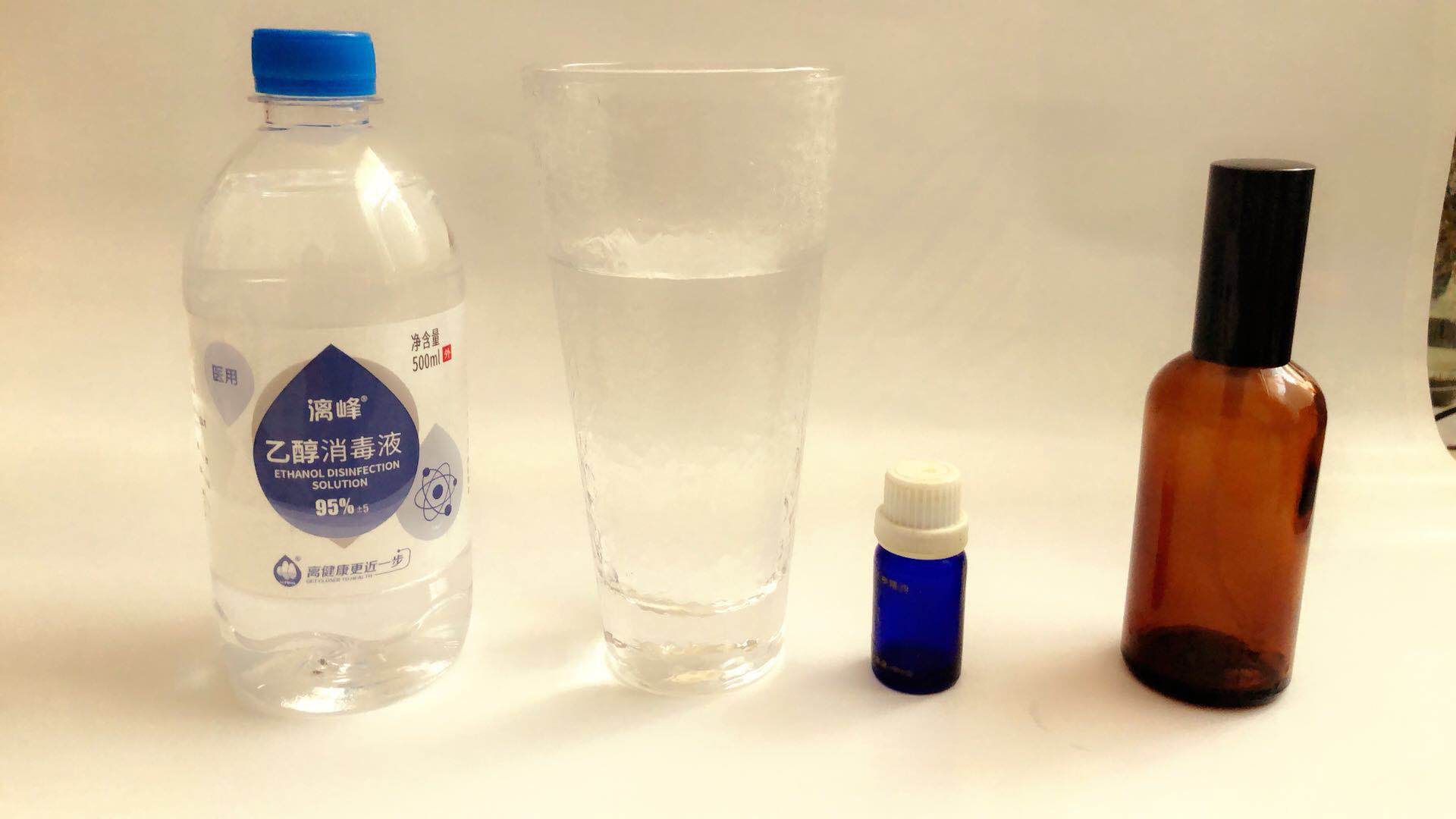 漓峰牌95%醫(yī)用酒精廠家美女為您分享如何自制消毒劑